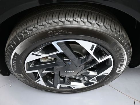 Certified 2025 Kia Sportage SX image 14