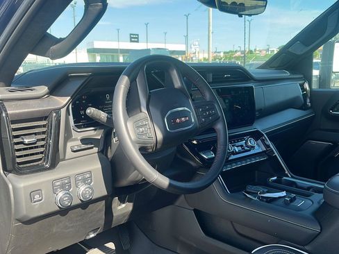 Used 2025 GMC Sierra 2500 AT4X w/ AT4X AEV Edition AWD/4WD image 9
