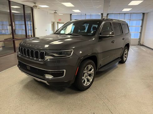 Used 2022 Jeep Wagoneer Series II AWD/4WD image 5