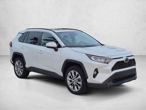 Used 2021 Toyota RAV4 XLE Premium FWD image 3
