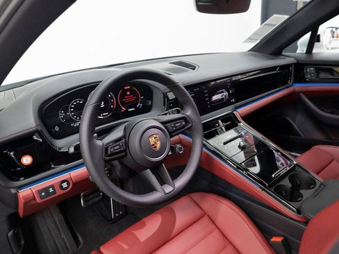 New 2026 Porsche Panamera 4 image 4