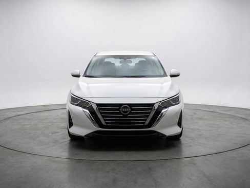 Used 2025 Nissan Sentra S FWD image 2