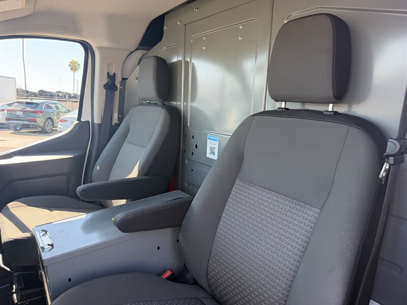 Used 2024 Ford Transit 250 Low Roof w/ Fleet Fuel Economy Package RWD image 12