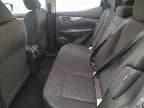 Used 2020 Nissan Rogue Sport S image 18