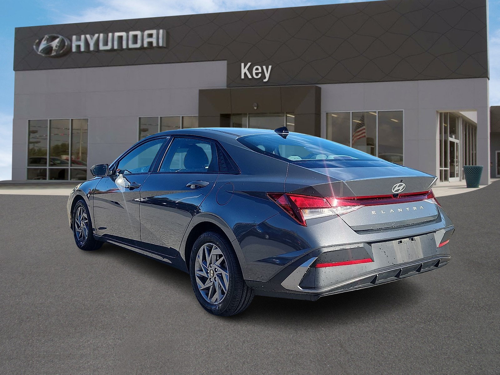 Certified 2024 Hyundai Elantra SEL FWD image 4