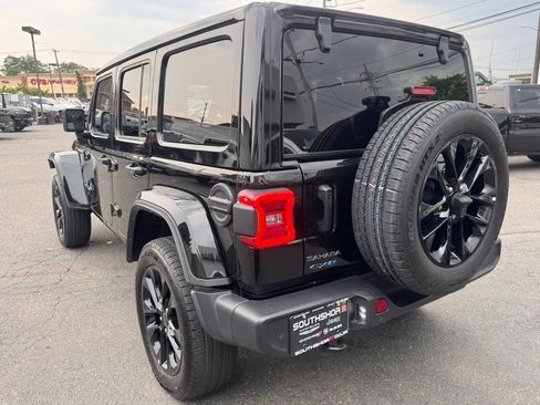 Used 2025 Jeep Wrangler Unlimited Sahara w/ Safety Group AWD/4WD image 5