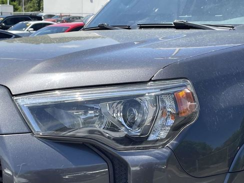 Used 2021 Toyota 4Runner SR5 AWD/4WD image 5