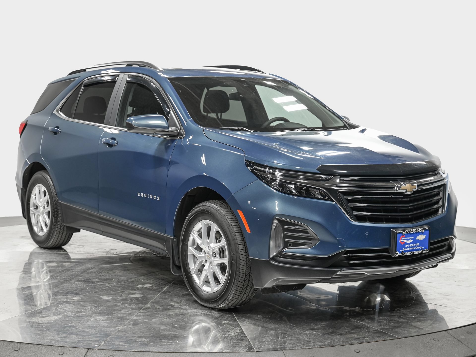 Used 2024 Chevrolet Equinox LT AWD/4WD image 9