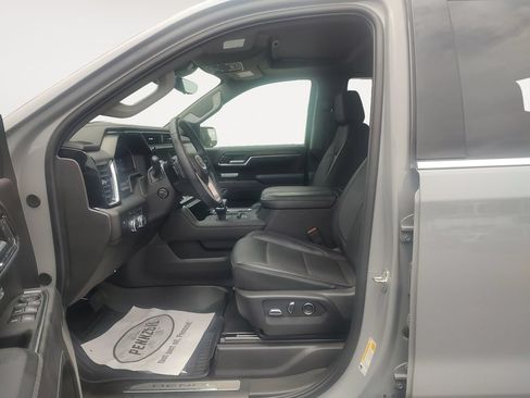 Used 2025 GMC Sierra 1500 Denali w/ Denali Reserve Package AWD/4WD image 9
