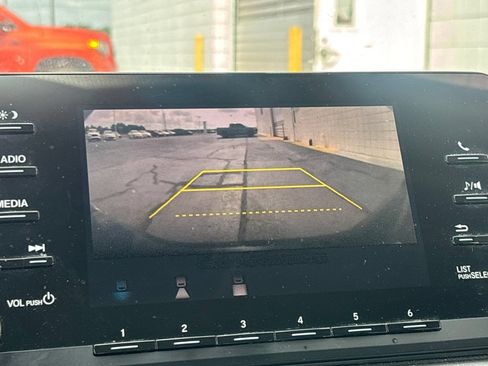 Used 2018 Honda Accord LX image 10