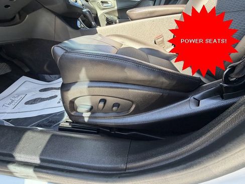 Used 2016 Chevrolet Impala LT w/ Convenience Package image 13