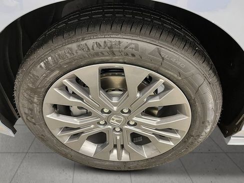 New 2026 Honda Odyssey Touring image 11