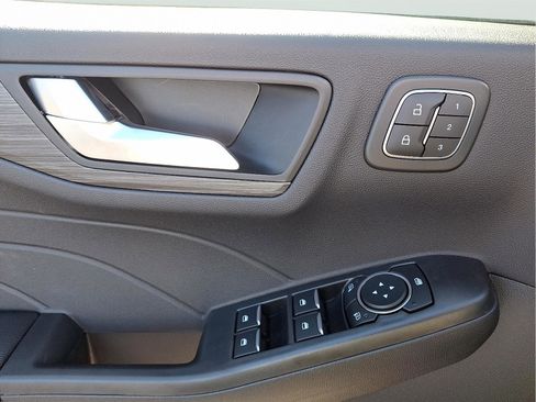 New 2024 Ford Escape SE w/ PHEV Premium Package image 10