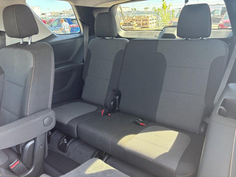 Used 2020 Chevrolet Traverse LT FWD image 13