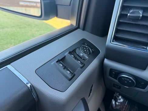 Used 2018 Ford F150 XLT AWD/4WD image 24