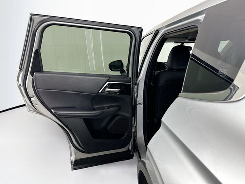 Used 2024 Mitsubishi Outlander SE AWD/4WD image 26