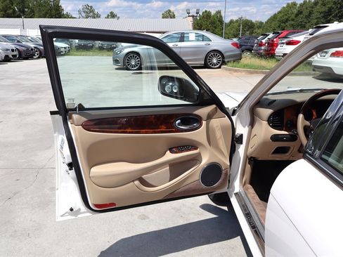 Used 2003 Jaguar XJ8 L RWD image 43