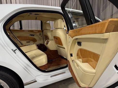 Used 2012 Bentley Mulsanne image 12