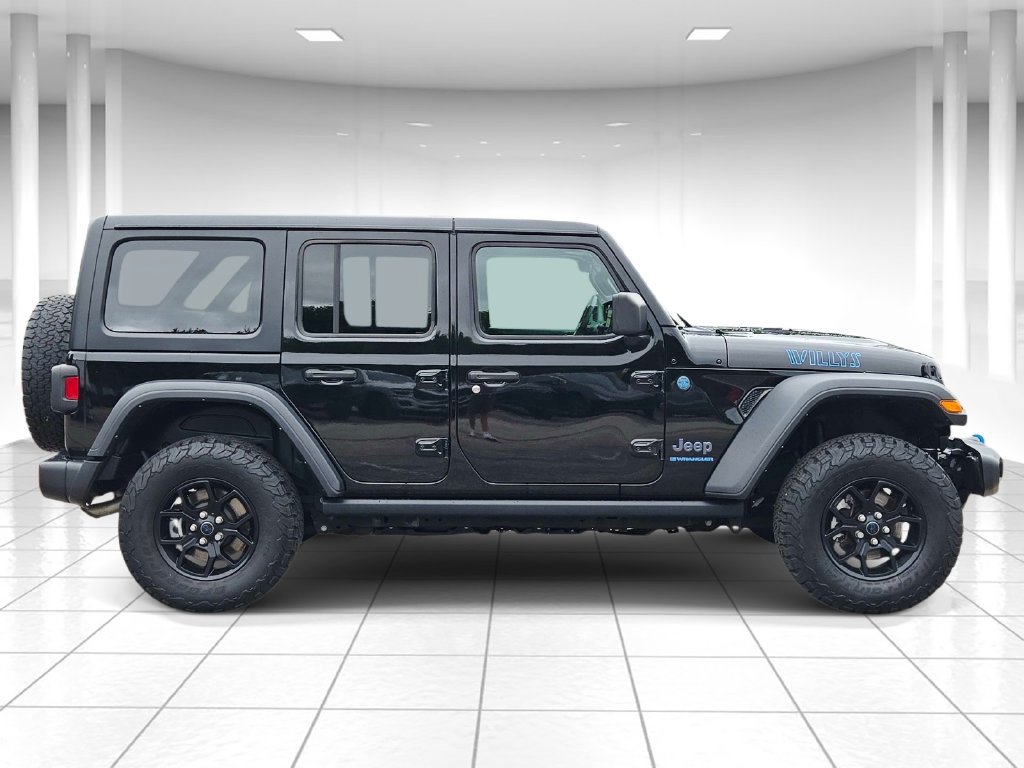 Used 2024 Jeep Wrangler Unlimited AWD/4WD image 2