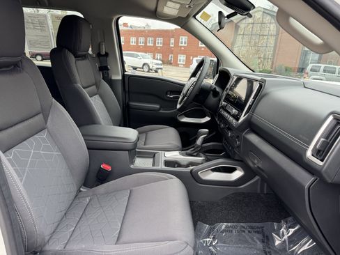 Certified 2025 Nissan Frontier SV w/ SV Convenience Package image 36