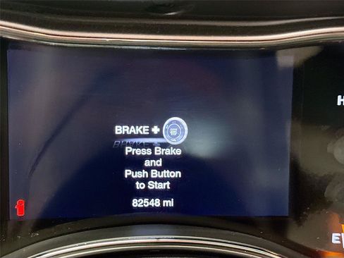 Used 2018 Jeep Grand Cherokee Limited AWD/4WD image 3