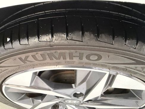 Used 2023 Hyundai Elantra Limited FWD image 8