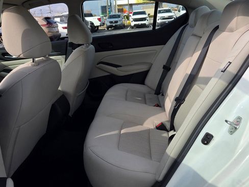 Used 2025 Nissan Altima 2.5 SV image 6