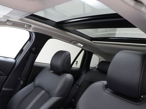 Used 2025 MAZDA CX-50 AWD 2.5 S w/ Premium Package image 17