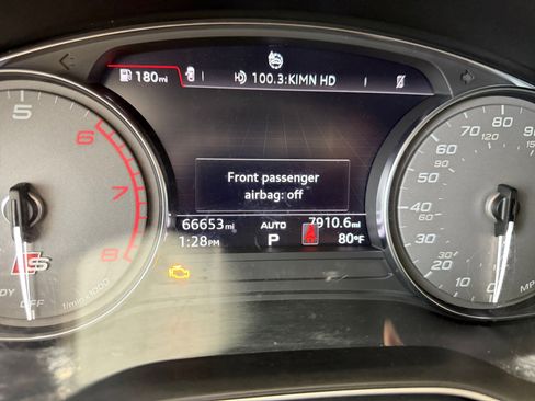 Used 2018 Audi SQ5 Premium Plus w/ Warm Weather Package AWD/4WD image 11