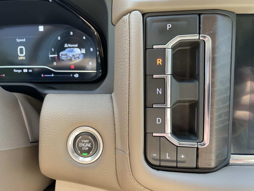 Used 2023 GMC Yukon Denali AWD/4WD image 19