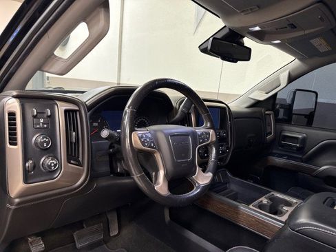 Used 2018 GMC Sierra 3500 Denali w/ Duramax Plus Package image 18