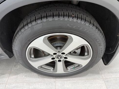 Used 2017 Mercedes-Benz GLC 300 4MATIC Coupe image 5