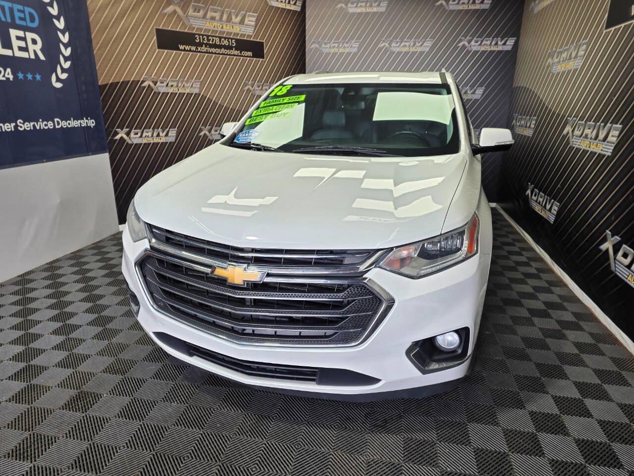 Used 2018 Chevrolet Traverse Premier w/ Driver Confidence II Package FWD image 3
