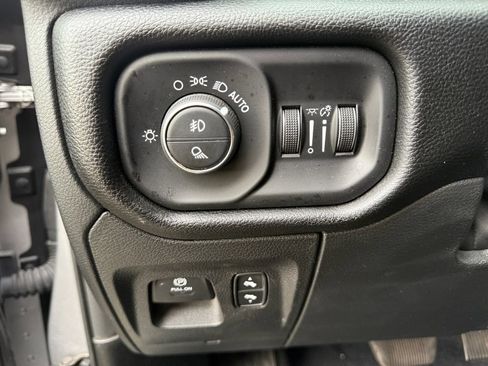 Used 2026 RAM 1500 Laramie AWD/4WD image 19