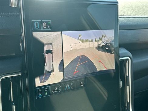 Used 2025 GMC Yukon XL Denali image 14