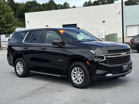 Used 2023 Chevrolet Tahoe LT w/ Luxury Package AWD/4WD image 4