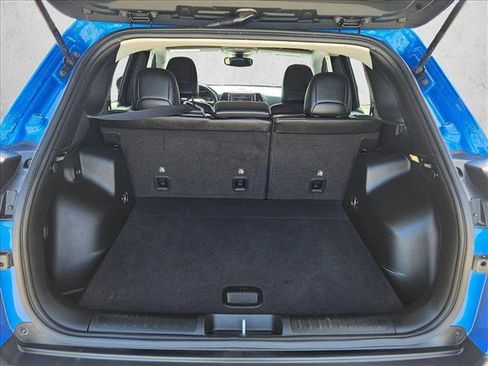 Used 2022 Jeep Cherokee Trailhawk image 17