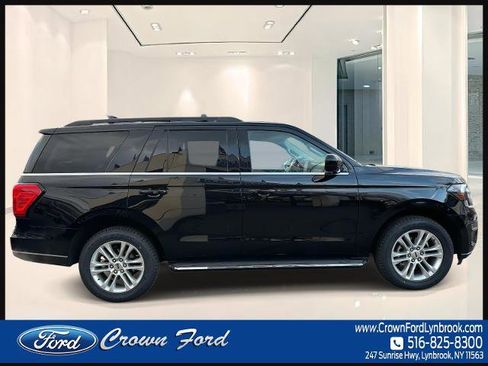 Certified 2022 Ford Expedition XLT image 4