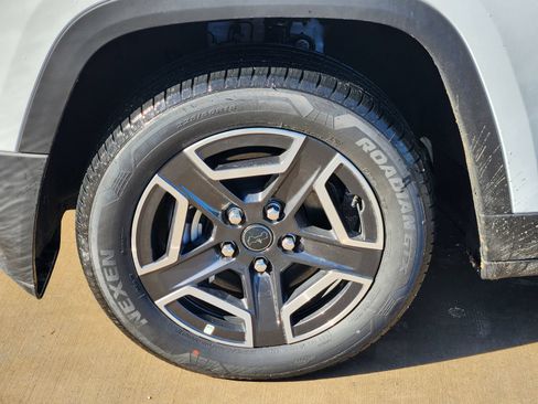 New 2026 Jeep Cherokee Limited AWD/4WD image 11