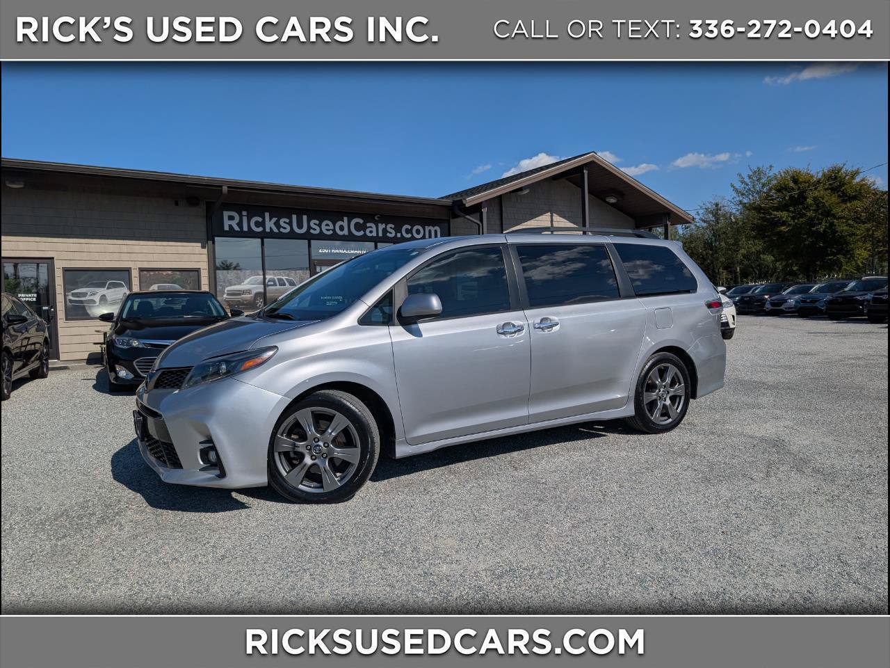 Used 2018 Toyota Sienna SE FWD image 1