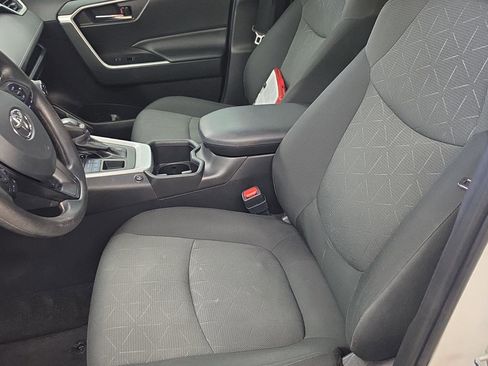 Used 2022 Toyota RAV4 XLE image 6