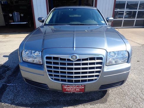 Used 2007 Chrysler 300 image 3