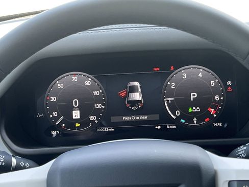 New 2025 Land Rover Defender 110 S image 18