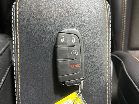 Used 2019 Jeep Compass Latitude w/ Cold Weather Group AWD/4WD image 39