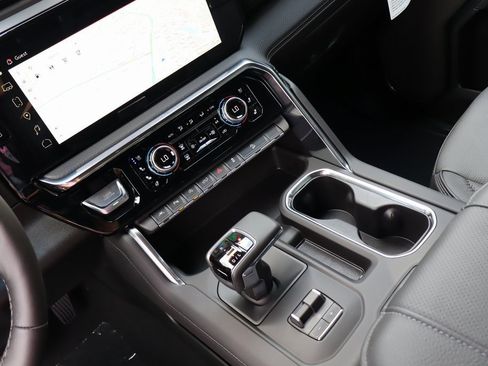 New 2025 GMC Sierra 1500 Denali image 16