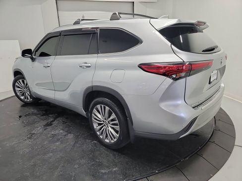 Used 2020 Toyota Highlander Platinum image 6