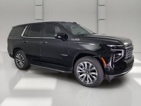 Used 2025 Chevrolet Tahoe High Country RWD image 2