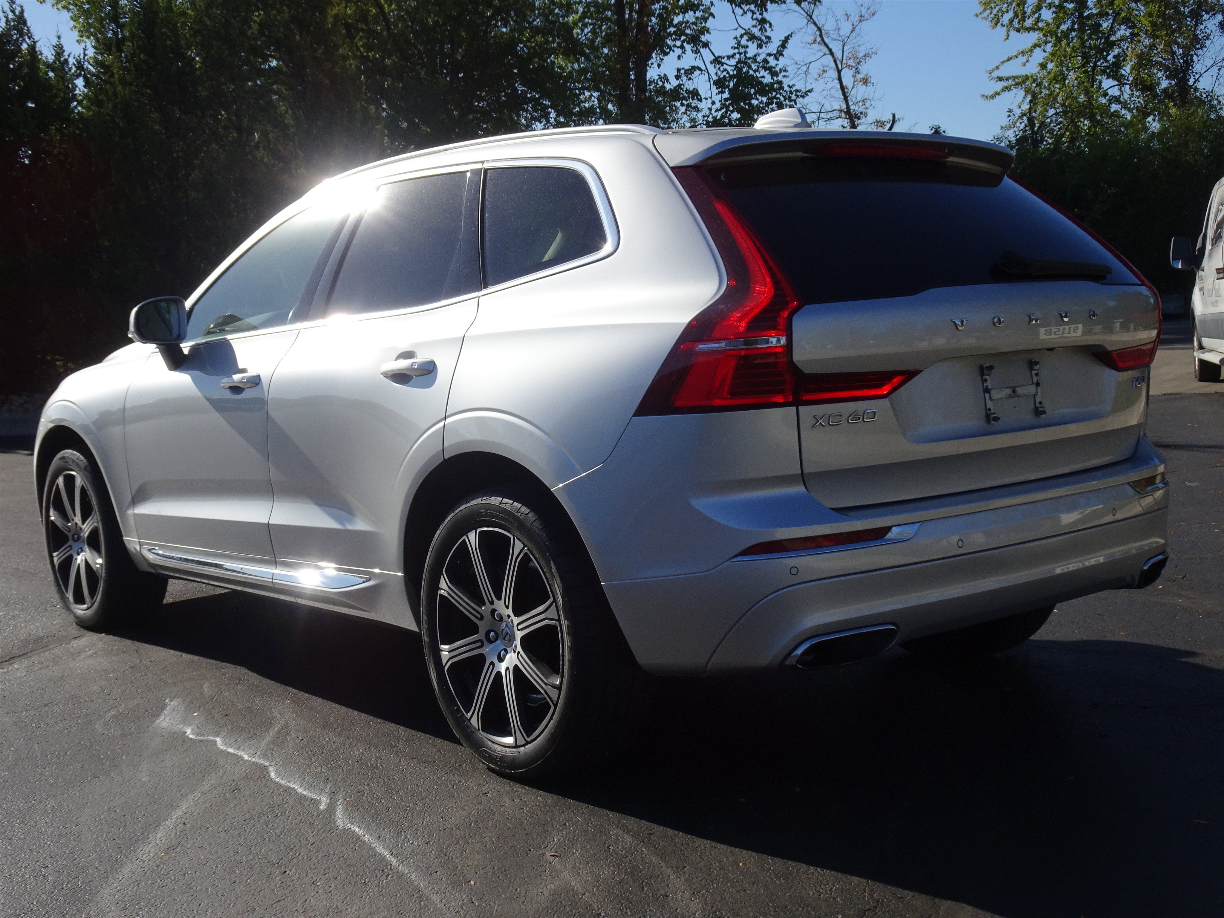 Used 2021 Volvo XC60 T6 Inscription AWD/4WD image 4