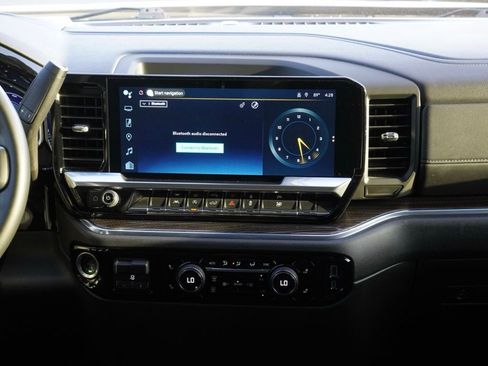 Used 2023 Chevrolet Silverado 1500 LT image 22