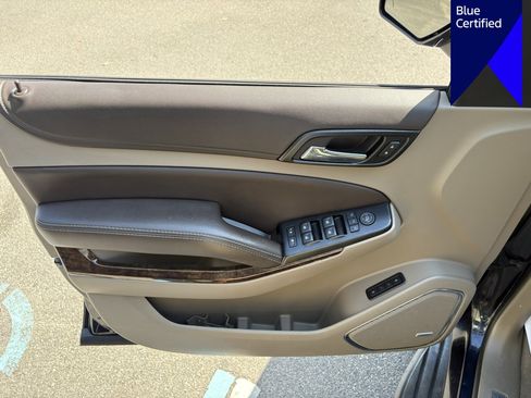 Used 2020 Chevrolet Suburban LT w/ Luxury Package AWD/4WD image 9